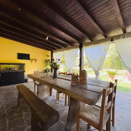 Nyaraló - Rustic Charm With Garden & Pool - Carrara